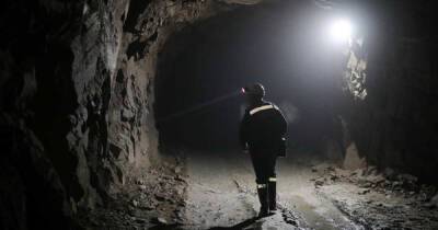 Более 50 рабочих эвакуировали из шахты "Комсомолец" в Кузбассе - ren.tv - Кемеровская обл. - Кемерово