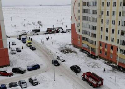 Мужчина в Нижнекамске выпал из окна 6-го этажа с горящими волосами и погиб - province.ru - Нижнекамск