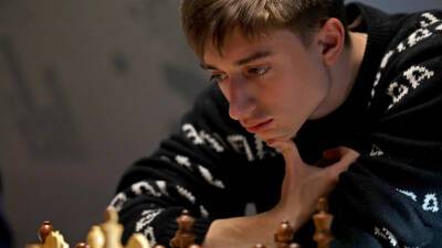 Анатолий Карпов - Даниил Дубов - Аниш Гири - FIDE не снимет Дубова с турнира в Нидерландах из-за отказа играть в маске - russian - Россия - Голландия