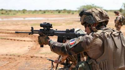 В Мали при обстреле военной базы погиб французский военный - runews24.ru - Мали - Чад - Буркина-Фасо - Нигер - Мавритания
