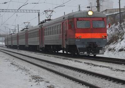 Машина, попавшая под электричку в Рязанской области, выехала на пути на запрещающий сигнал - ya62.ru - Рязанская обл.