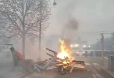 Бельгия - В Брюсселе "антиковидная" демонстрация закончилась столкновениями с полицией - nakanune.ru - Бельгия - Брюссель
