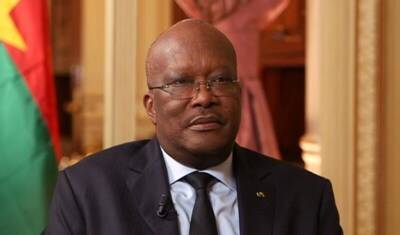 В Буркина-Фасо военные захватили президента - newizv.ru - Буркина-Фасо - Уагадугу - Reuters