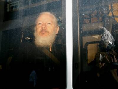 Джулиан Ассанж - Основатель WikiLeaks Ассанж добился права на апелляцию относительно экстрадиции в США - unn.com.ua - Россия - США - Украина - Киев - Англия - Лондон - Великобритания