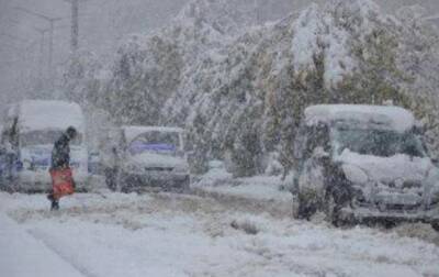 Снегопады в Турции: тысячи людей на дорогах и отмена авиарейсов - korrespondent.net - Украина - Турция - Анкара - Стамбул