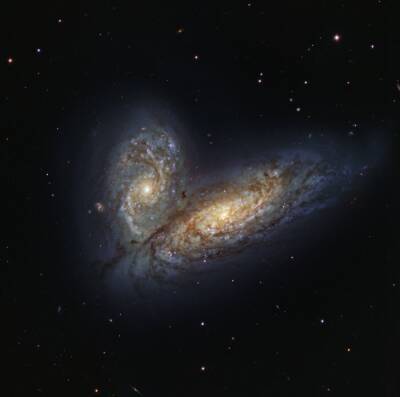 Як зливаються галактики: телескоп показав «космічного метелика» - goodnews.ua
