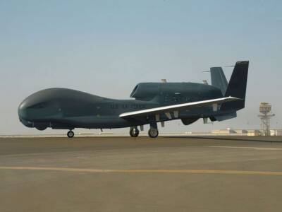 Ирина Костюченко - США запустили стратегический беспилотник RQ-4 Global Hawk для разведки на Донбассе - lenta.ua - Россия - США - Украина - Израиль - Эмираты - шт. Калифорния