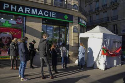 Во Франции - Во Франции впервые за сутки заболели коронавирусом 500 тыс человек - mk.ru - Франция - Santé