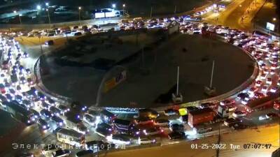 Мира Городов - Эпичную пробку на площади Труда в Новосибирске показали с высоты птичьего полёта - sib.fm - Москва - Новосибирск