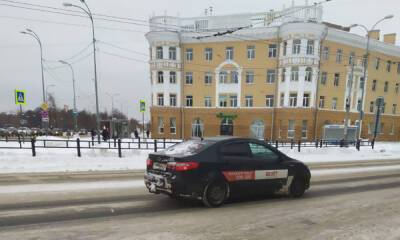 Отец оставил полуторогодовалую дочь таксисту в качестве залога и не вернулся - gubdaily.ru - Братск