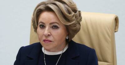 Валентина Матвиенко - Матвиенко обвинила Запад в дестабилизации ситуации в соседних странах - ren.tv - Москва - Россия - Украина - Киев