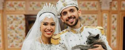 Фадзилла, 36-летняя дочь султана Брунея, стала женой «красивого иностранца» - runews24.ru - Лондон - Бруней - Кингстон