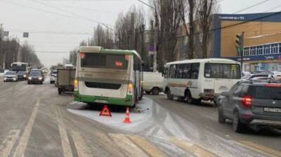 Воронежский СК начал проверку после травмы 17-летней девушки в ДТП с автобусами - vestivrn.ru - Воронеж - Воронежская обл.