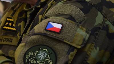 Яна Чернохова - Чехия направит на Украину 4 тысячи артиллерийских снарядов - russian.rt.com - Украина - Киев - Чехия - Прага