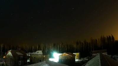 Жителю Соснового Бора повезло наблюдать северное сияние прямо с крыши своего дома - ivbg.ru - Украина - Сосновый Бор - Ленобласть
