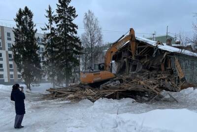 Три аварийных дома сносят на улице Белинского в Петрозаводске - karel.mk.ru - Петрозаводск