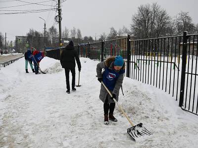 Игорь Ляхов - В Смоленске около 200 человек приняли участие в субботнике - rabochy-put.ru - Россия - Смоленск