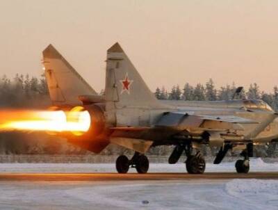 МиГ-31 выкатился за пределы взлетно-посадочной полосы - vpk-news.ru - Россия - Новгородская обл.