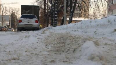 По всей Пензе из-за нечищеного снега сузились дороги - penzainform.ru - Пенза