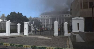 Пожар в парламенте ЮАР: подозреваемый задержан - dsnews.ua - Украина - Юар - Кейптаун - Парламент