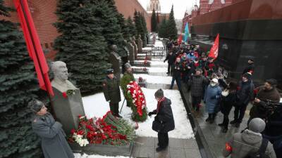 Борис Чернышов - В Госдуме предложили убрать захоронения с Красной площади - svoboda.org - Москва - Россия