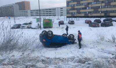 На объездной в Тюмени машина вылетела с дороги и перевернулась - nashgorod.ru - Тюмень