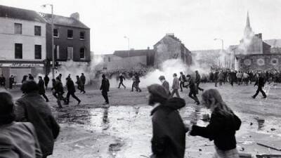50 лет назад британцы расстреляли демонстрантов в Лондондерри - argumenti.ru - Англия - Ирландия