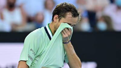 Джокович Новак - Рафаэль Надаль - Даниил Медведев - Юрий Семин - Roland Garros - Экс-тренер «Локомотива» Семин отметил роль трибун в поражении Медведева - iz.ru - Россия - США - Израиль - Австралия