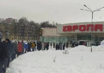 Николай Любимов - В Рязани около пунктов экспресс-тестирования на коронавирус образовались очереди - ya62.ru - Рязань