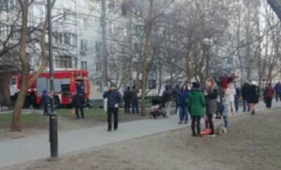 Пьяная школьница выпала из окна на 22 этаже, но произошло чудо: детали инцидента - politeka.net - Москва - Украина - Киев
