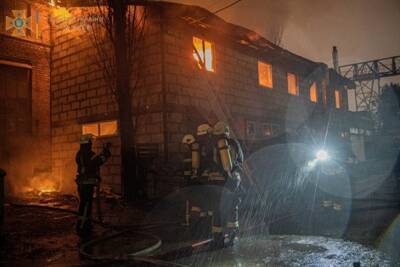 В Киеве произошел пожар на складе, пострадал мужчина - rupor.info - Киев - район Днепровский, Киев