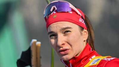 Наталья Непряева - Лыжница Непряева поскользнулась и оттолкнула французскую лыжницу после финиша - 5-tv.ru - Италия - Швеция