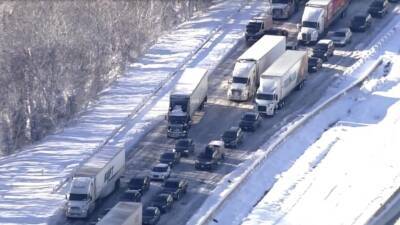 Вирджиния - Тысячи автомобилистов застряли на автомагистрали в Вирджинии из-за снегопада - golos-ameriki.ru - Вашингтон