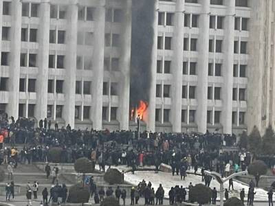 МВД Казахстана: Во время беспорядков погибли восемь полицейских и солдат национальной гвардии - rosbalt.ru - Казахстан - Алма-Ата - Шымкент - Тараз