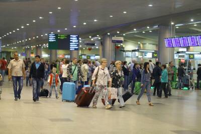 400 пассажиров застряли в аэропорту Шереметьево в ожидании вылета на Кубу - runews24.ru - Москва - Куба - Гавана