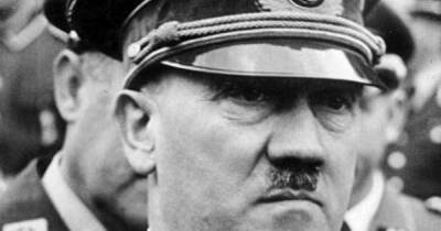 Адольф Гитлер - "Эпицентр" попал в скандал с продажей подарочного набора с Гитлером - dsnews.ua - Украина