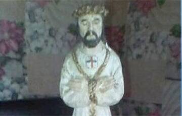 Иисус Христос - Житель Докшицкого района нашел в бревне полуметровую статуэтку Иисуса Христа - charter97.org - Белоруссия - район Докшицкий