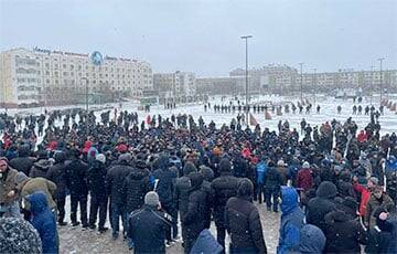 Бои в центре Алматы: на площади Республики снова слышны автоматные очереди - charter97.org - Белоруссия - Алма-Ата - Актау