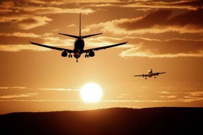 80 процентов пассажиров самолета заразились штаммом Омикрон во время полета и мира - cursorinfo.co.il - Италия - Израиль - Индия