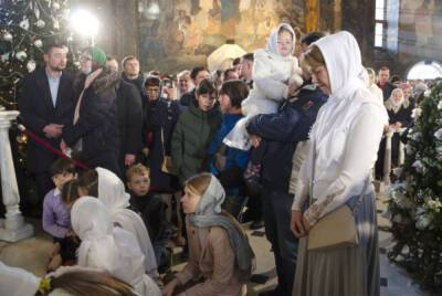 Иисус Христос - митрополит Онуфрий - В Киево-Печерской прошли литургии по случаю Рождества Христова: собрались тысячи верующих - politeka.net - Украина - Киев