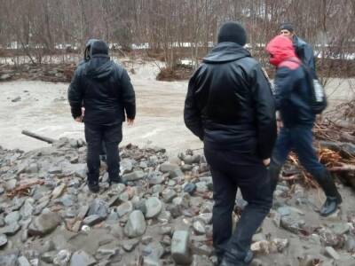 В Закарпатской области нашли тело подростка, который во время паводка упал в реку - gordonua.com - Украина - Закарпатская обл.