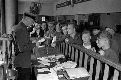 Петр I - Почему в СССР стали призывать в армию именно в восемнадцать лет - Русская семерка - russian7.ru - Россия - Китай - Израиль - Турция - Германия - Бразилия - Пакистан - Российская Империя