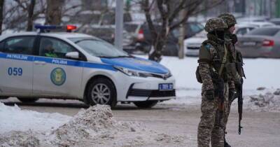 Ерлан Тургумбаев - Боевики в Казахстане в форме полицейских нападали на силовиков - ren.tv - Казахстан - Протесты