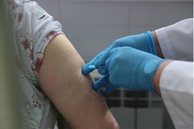 Более половины пенсионеров Башкирии вакцинировались от коронавируса - ufa.mk.ru - Башкирия