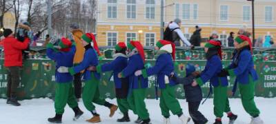 Гномы станцевали в Петрозаводске на закрытии ярмарки, приуроченной к главному христианскому празднику - stolicaonego.ru - Петрозаводск