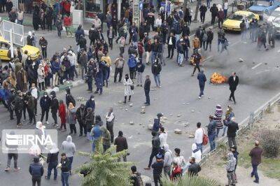 Амини Махсы - "Нас убьют одного за другим": третья неделя протестов в Иране - unn.com.ua - Украина - Киев - Лондон - Ирак - Париж - Иран - Тегеран - Курдистан