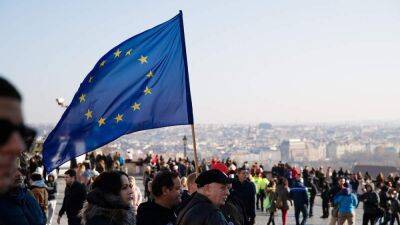 ЕС продлит статус временной защиты для украинских беженцев на год - 24tv.ua - Россия - Украина - Польша