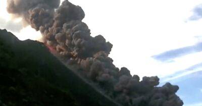 На итальянском острове Стромболи началось извержение вулкана (видео) - focus.ua - Украина - Италия