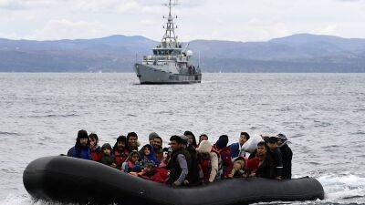 Frontex незаконно выдворял мигрантов из Греции в Турцию - ru.euronews.com - Сирия - Турция - Греция