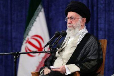 Али Хаменеи - Верховный лидер сравнил Иран с "могучим деревом", которое невозможно выкорчевать - unn.com.ua - Украина - Киев - Иран - Тегеран